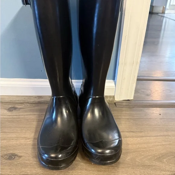 Hunter Classic Black Waterproof Boots - Picture 9 of 9